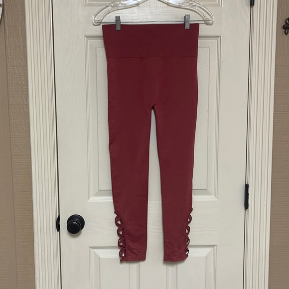 Zenana Outfitters Pants - Zenana Outfitters leggings size large/XL  Great condition! Rust color.